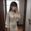 用户Mia_photo的头像，女性微笑，室内自然光